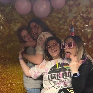 Meet your Posher, Ana